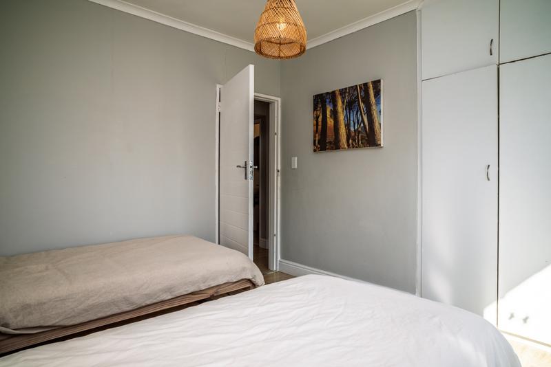 To Let 5 Bedroom Property for Rent in Crofters Valley Western Cape